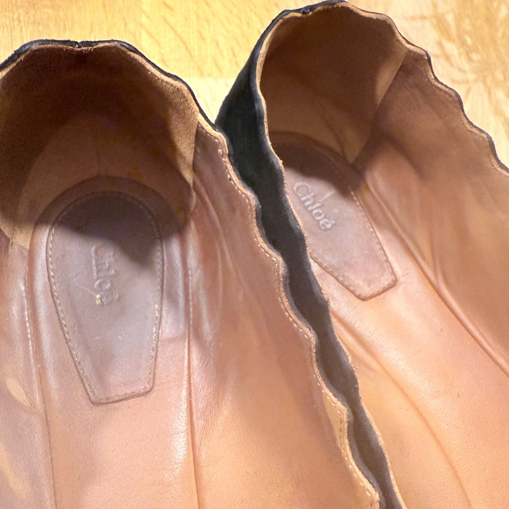Chloe~Black Suede Scalloped Ballet Flats - Picture 5 of 7